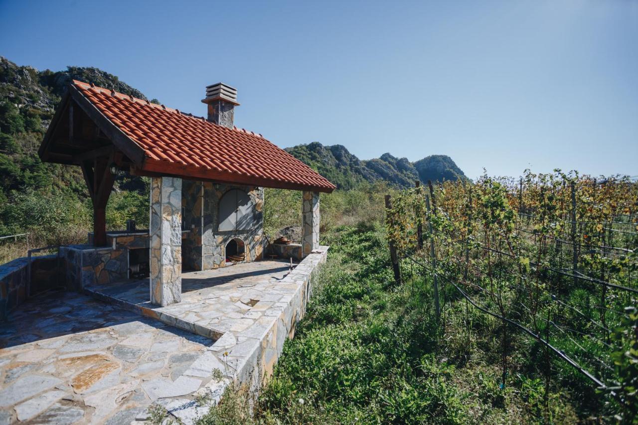 Eco Winery Lipovac Apartments Τσέτινιε Εξωτερικό φωτογραφία