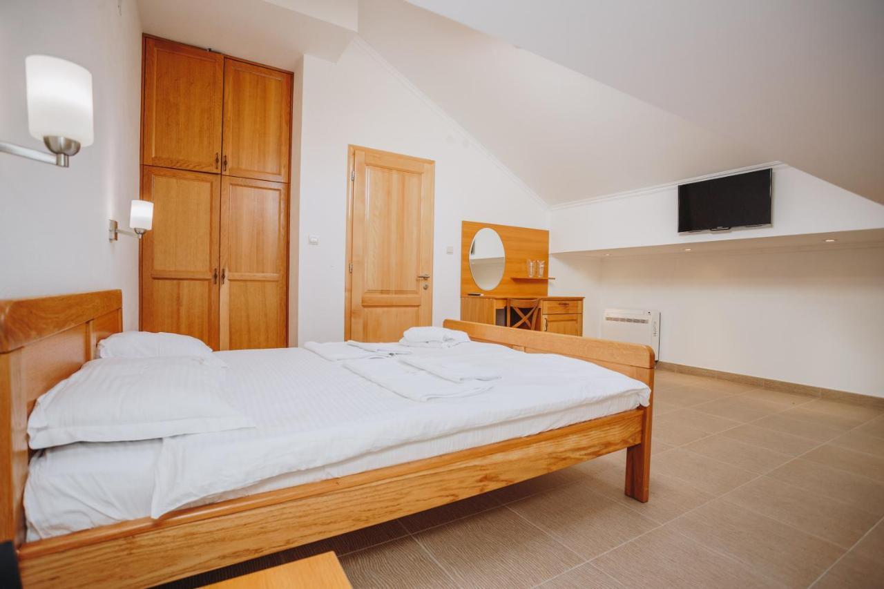 Eco Winery Lipovac Apartments Τσέτινιε Εξωτερικό φωτογραφία