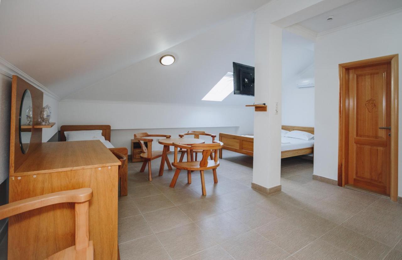 Eco Winery Lipovac Apartments Τσέτινιε Εξωτερικό φωτογραφία
